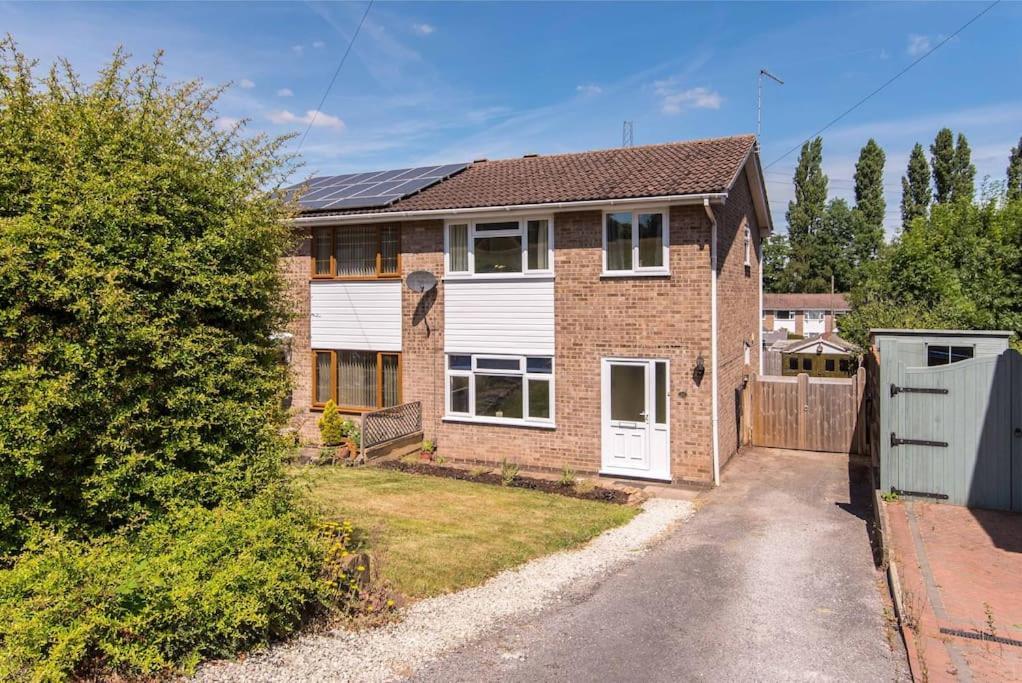 Modern Three Bedroom Home In Castle Donington Exterior foto
